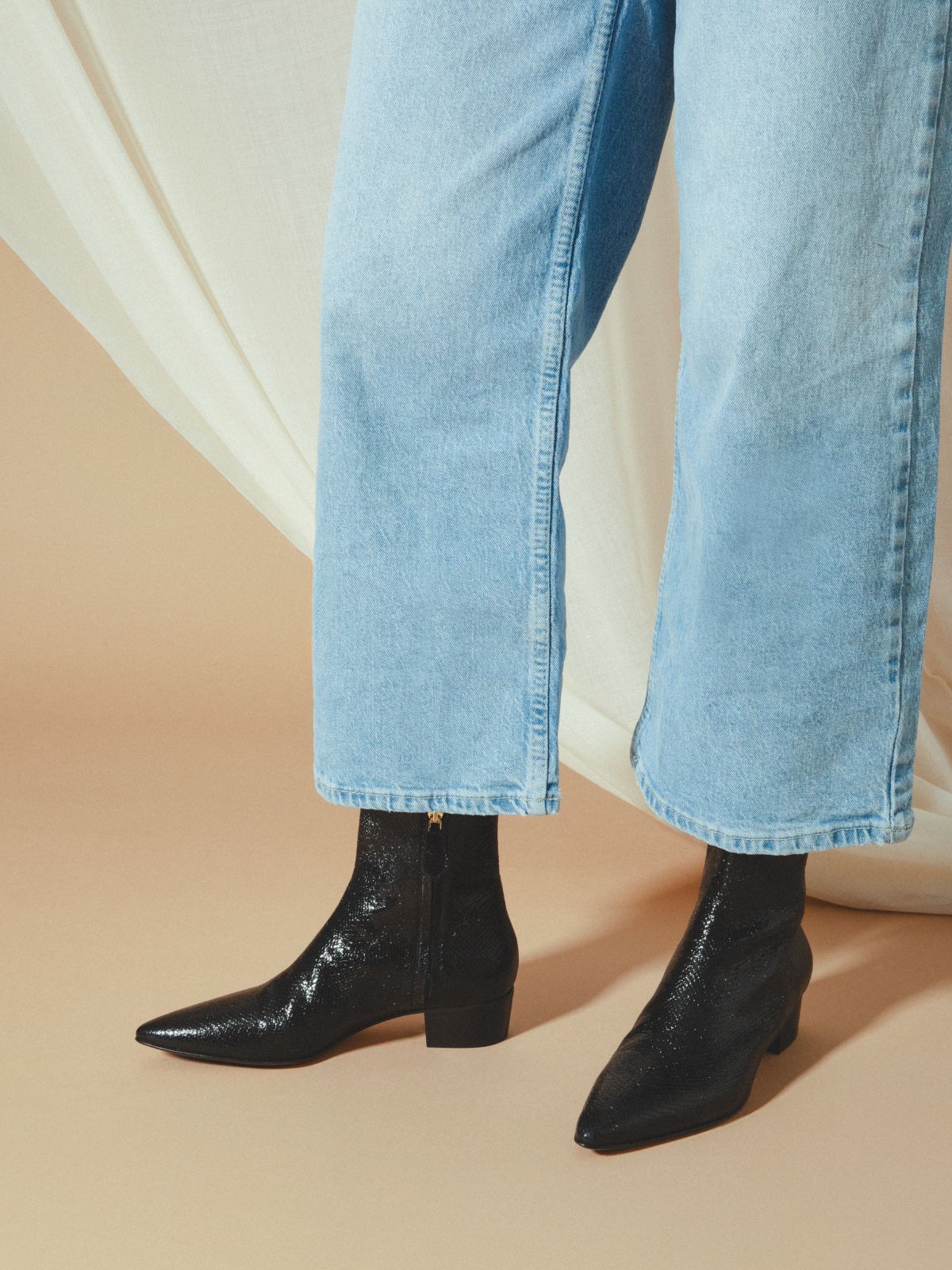 ARONA 30 BOOTIE BLACK