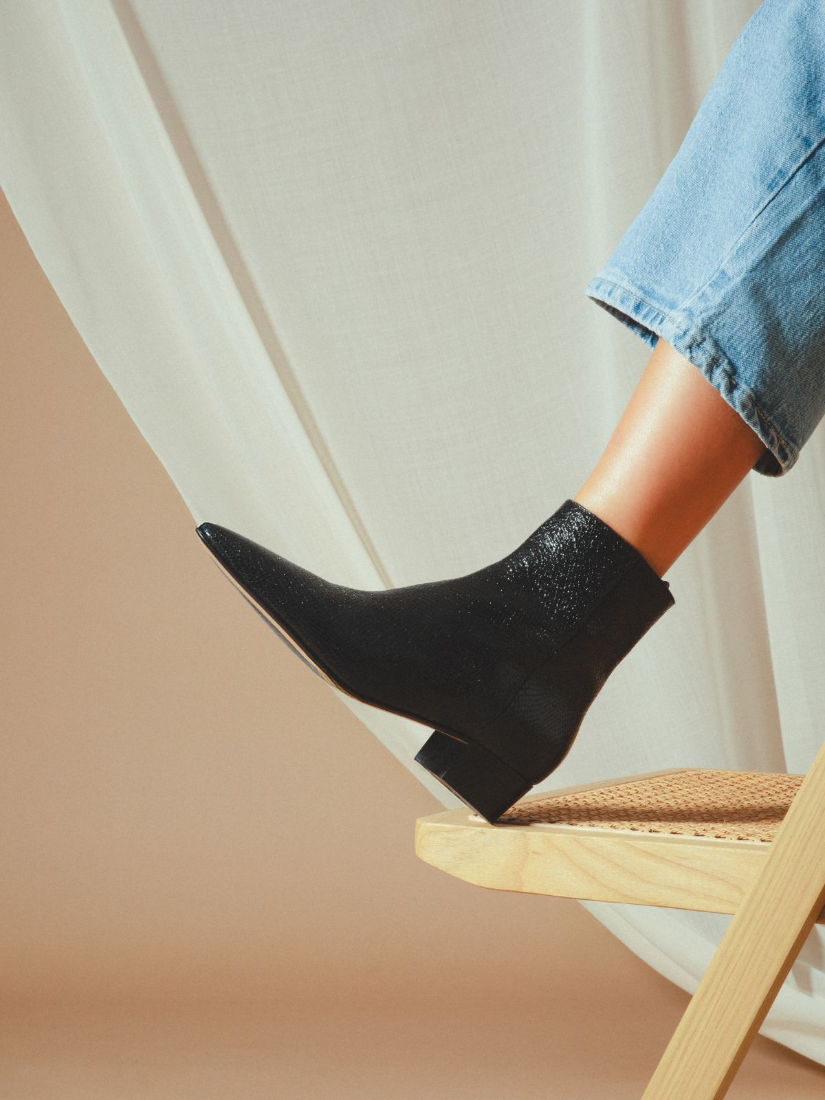 ARONA 30 BOOTIE BLACK