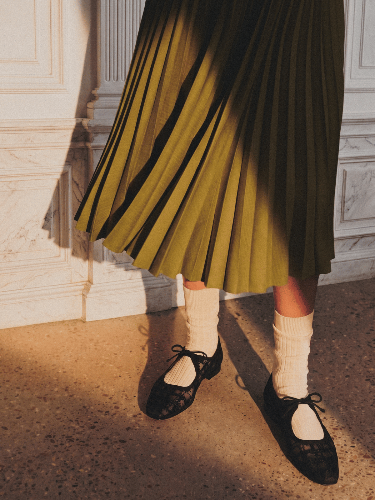 MARCELLA FLOCK FLAT BLACK